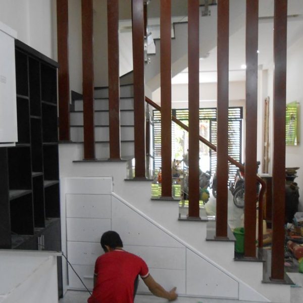 Vách ngăn cầu thang VN02