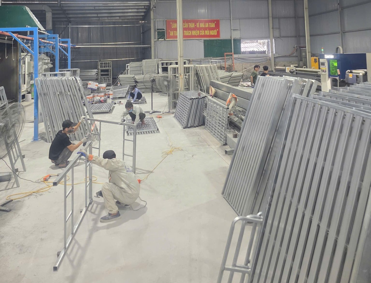 Xưởng sản xuất giường nội trú ký túc xá