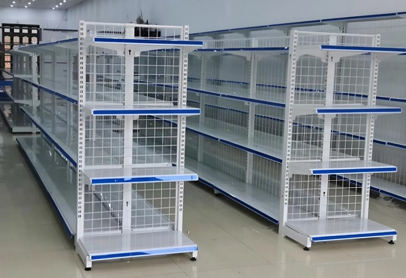 alt="Giá kệ siêu thị Nicelife tại Hưng Yên – thi công hoàn thiện"
