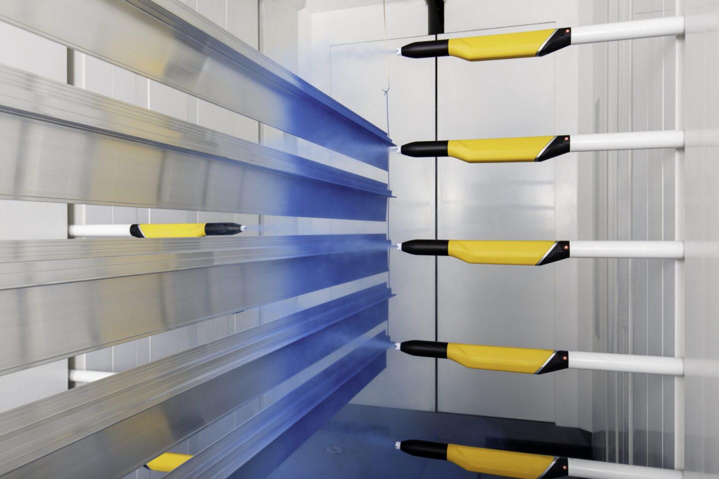 Ảnh minh họa robot sơn tĩnh điện